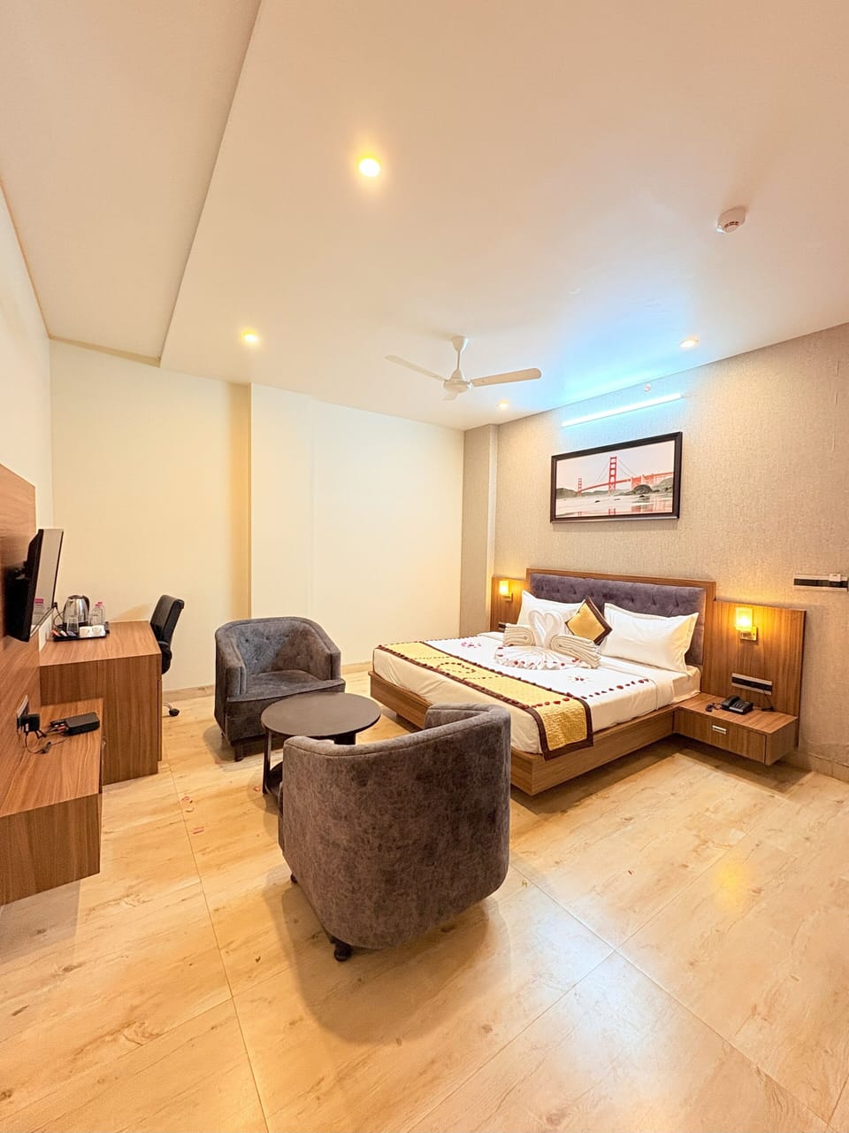 Family Suite | Desk, laptop workspace, soundproofing, iron/ironing board