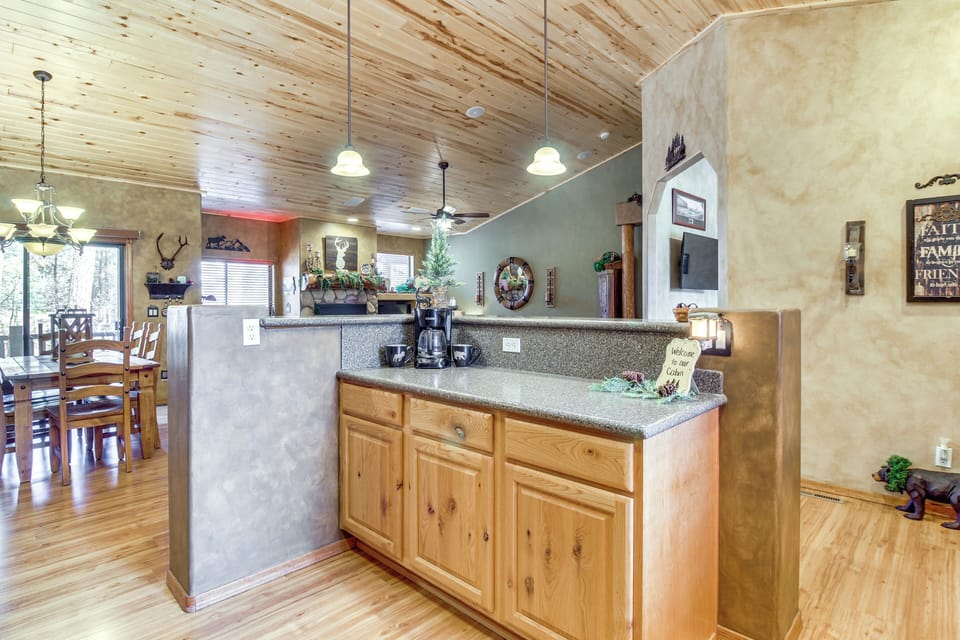 House (3 Bedrooms) | Interior