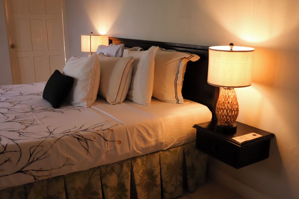Superior Single Room, Sea View | In-room safe, desk, WiFi (free)