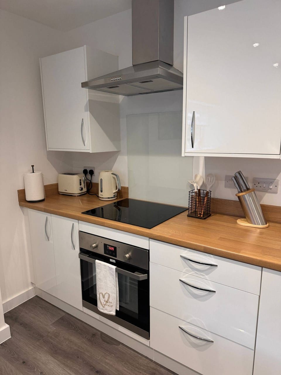 Apartment | Private kitchen | Fridge, microwave, oven, stovetop