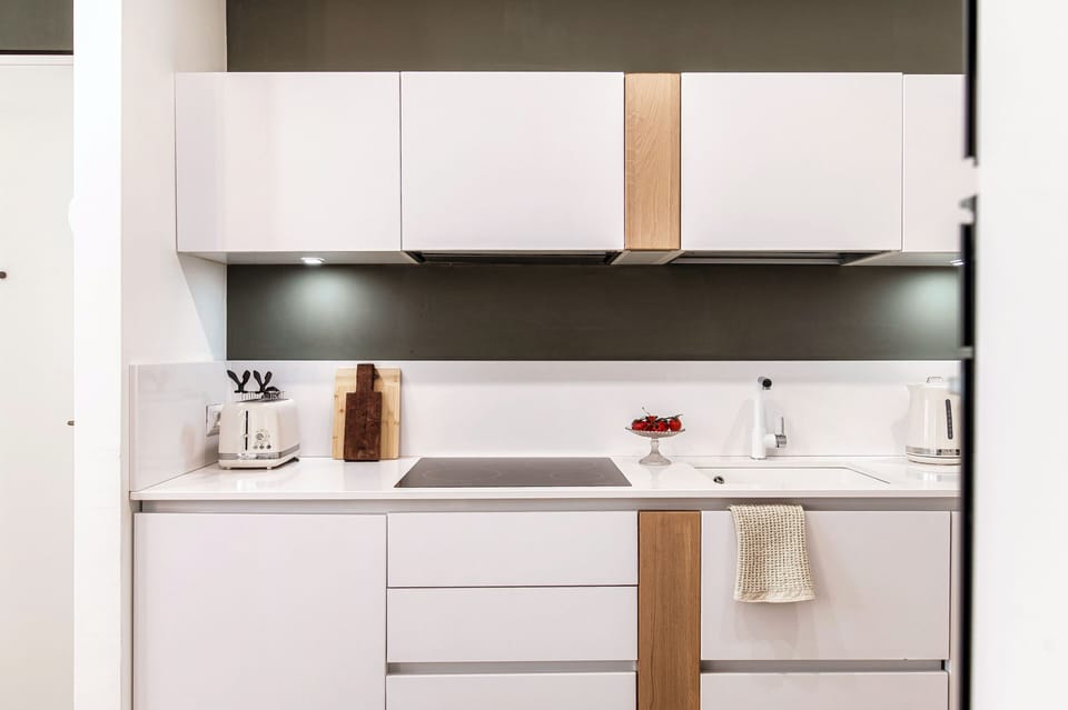 Apartment | Private kitchen | Full-size fridge, microwave, oven, stovetop