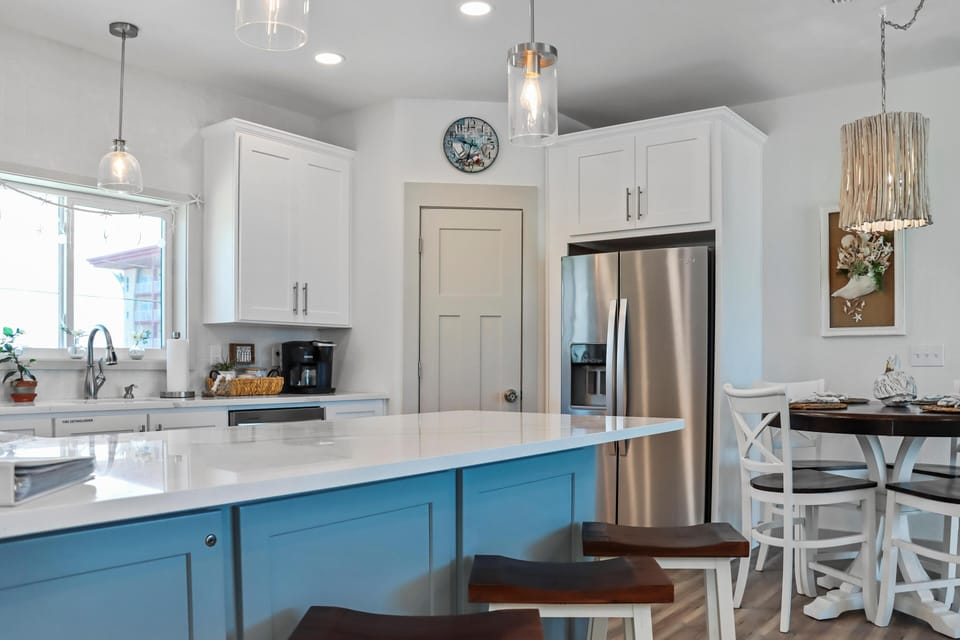 House, Multiple Beds (Just Beachy) | Private kitchen | Oven, toaster