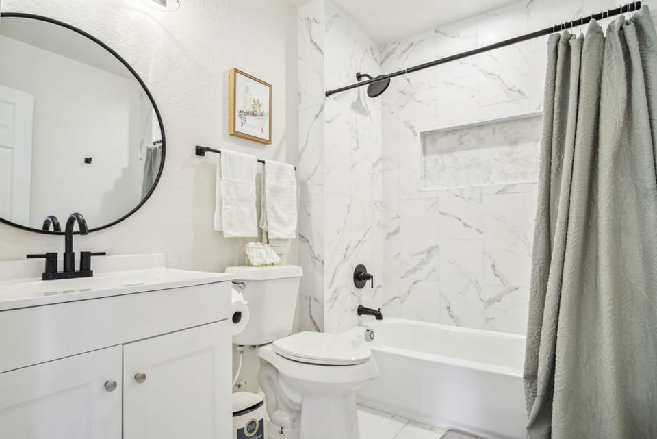 Stylish Spacious Comfort 4BR 3BA Downtown Gem House in San Antonio