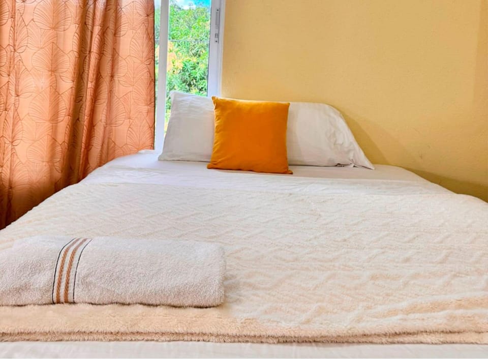 Single Room | Desk, WiFi (free)