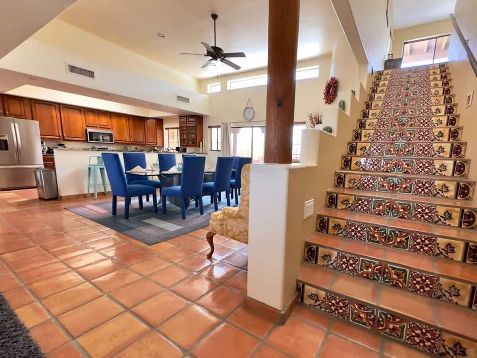 House | 5 bedrooms, Internet