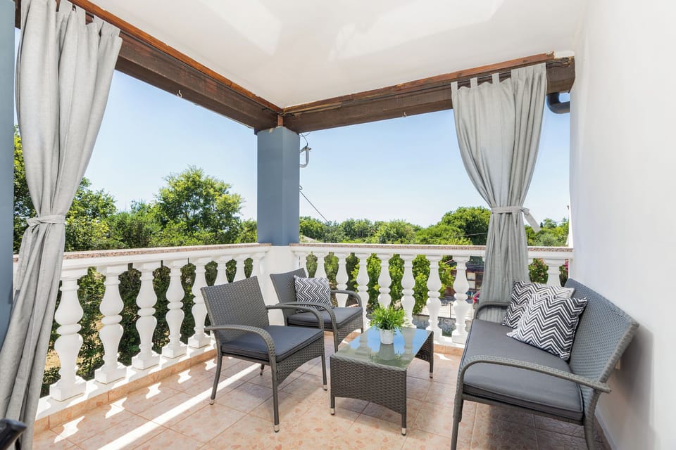 Classic Double Room, Courtyard View | Terrace/patio