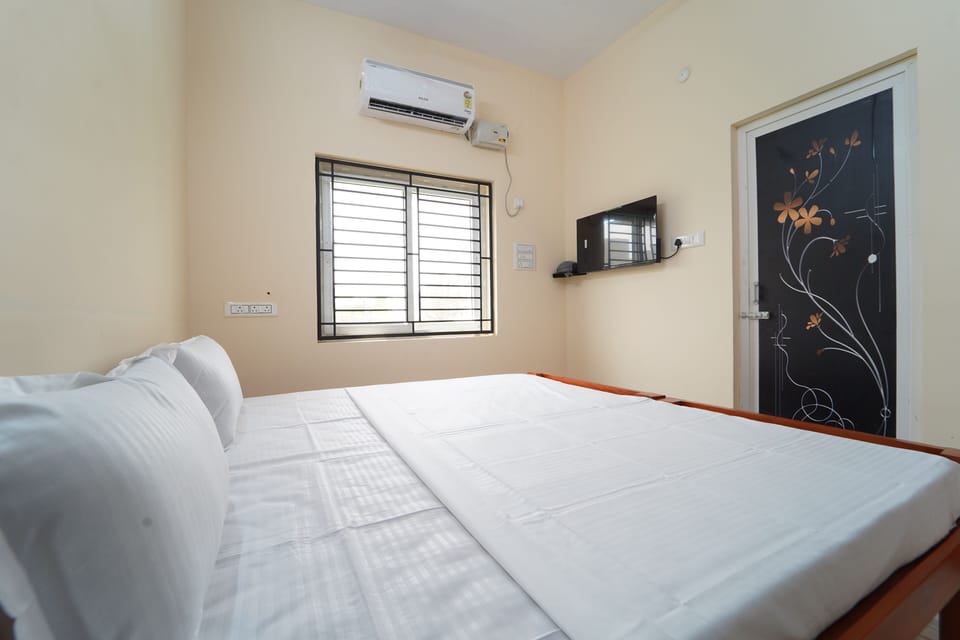 Family Apartment | Desk, soundproofing, free WiFi