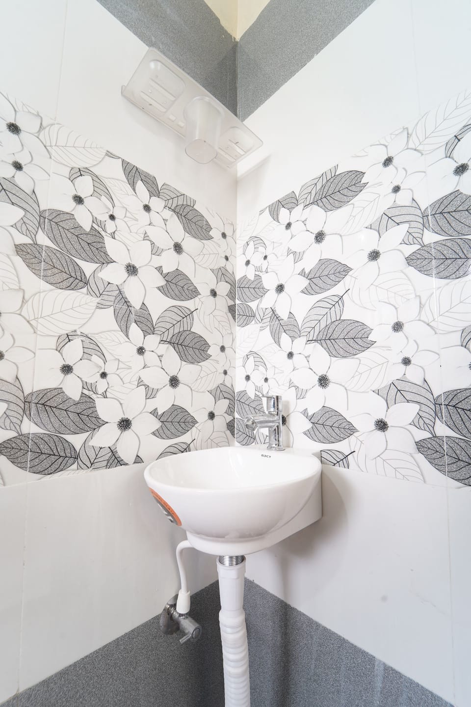 Standard Room | Bathroom | Shower, towels, soap, shampoo