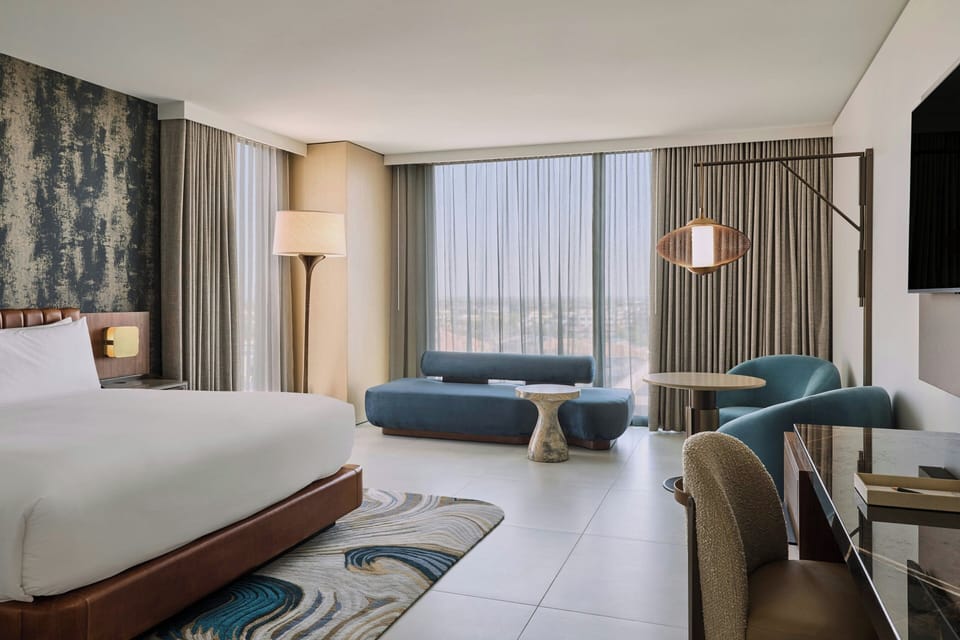 Junior Room, 1 King Bed, City View | Down comforters, minibar, in-room safe, desk