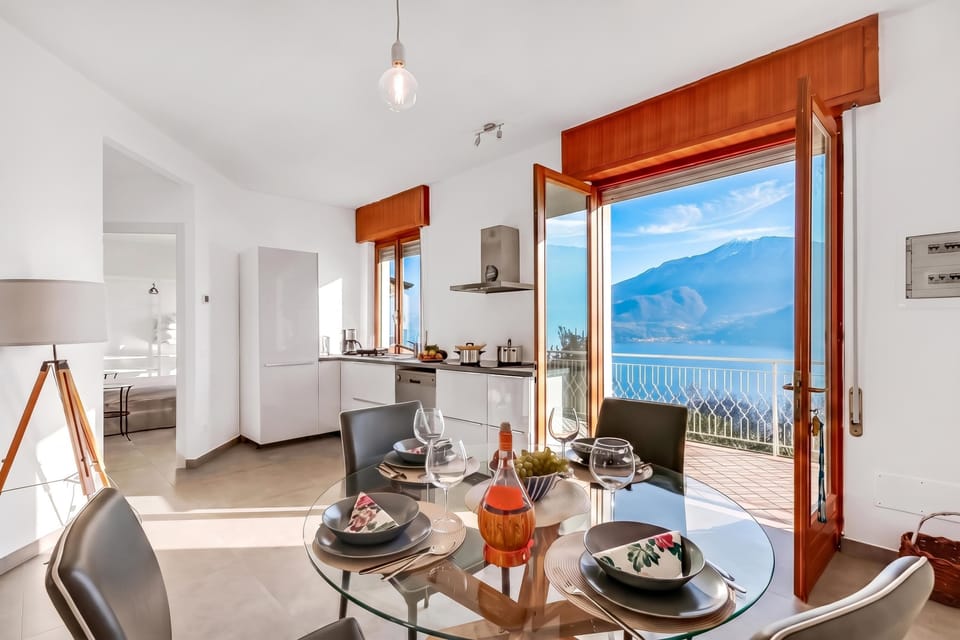 Family Apartment, 2 Bedrooms, Microwave (Casa Panorama in Tremosine with View) | Dining