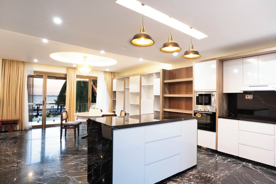 Suite Room With Sea View | Private kitchen | Coffee/tea maker