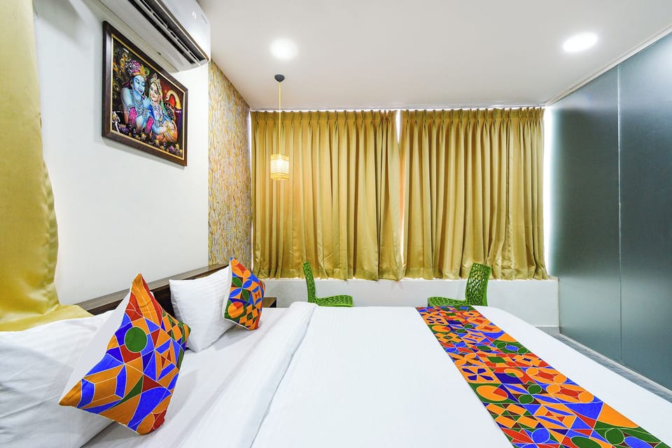 Egyptian cotton sheets, premium bedding, in-room safe, free WiFi