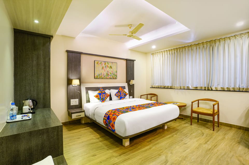 Egyptian cotton sheets, premium bedding, in-room safe, free WiFi