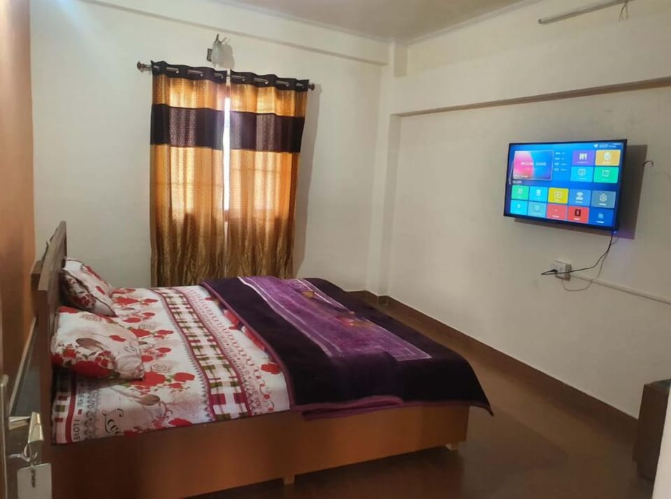Double Room | Free WiFi, bed sheets