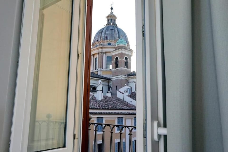 Classic Double Room, Balcony, City View | In-room safe, iron/ironing board, WiFi (free)