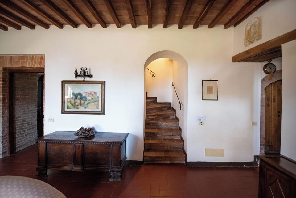 Condo, Hill View | Living area | 32-inch Smart TV with cable channels, fireplace