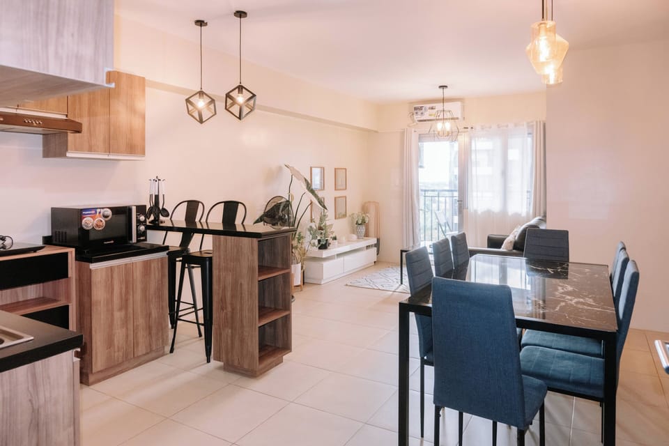 Condo, 2 Bedrooms, Balcony | Dining room