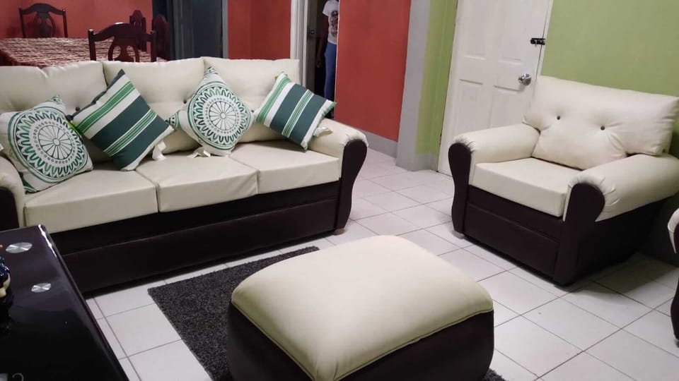Shared Dormitory, 1 Bedroom, Smoking | Living room