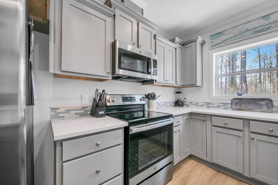 House, Multiple Beds (The Claddagh Cottage) | Private kitchen | Oven, toaster