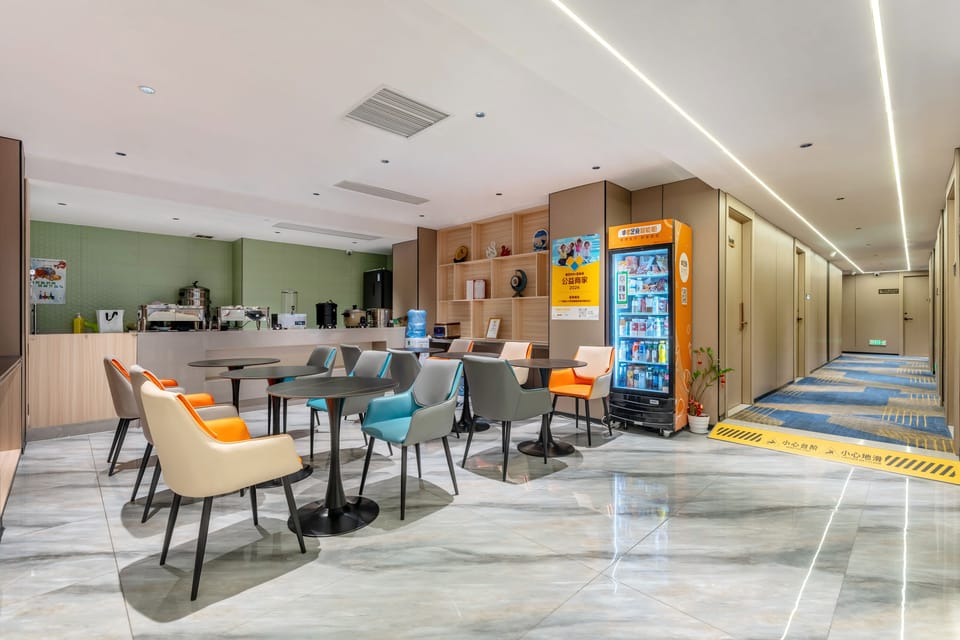 Norman Hotel - Free shuttle bus service during the Canton Fair-Free buffet breakfast-Free self-service laundry and drying Hotel in Guangzhou