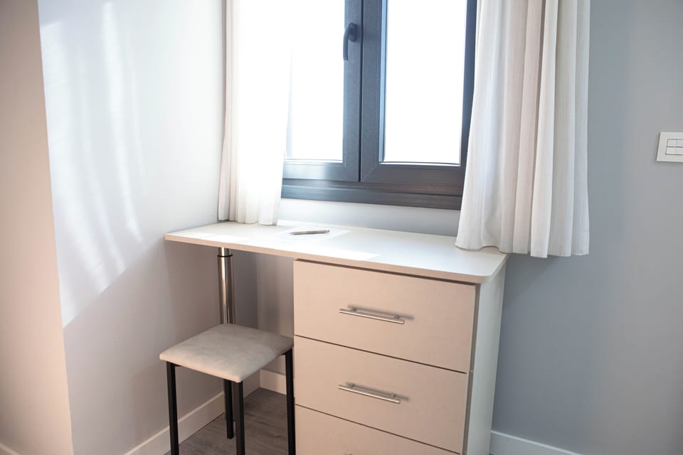 Comfort Double Room, 1 Queen Bed, Non Smoking | Memory foam beds, desk, laptop workspace, WiFi (free)