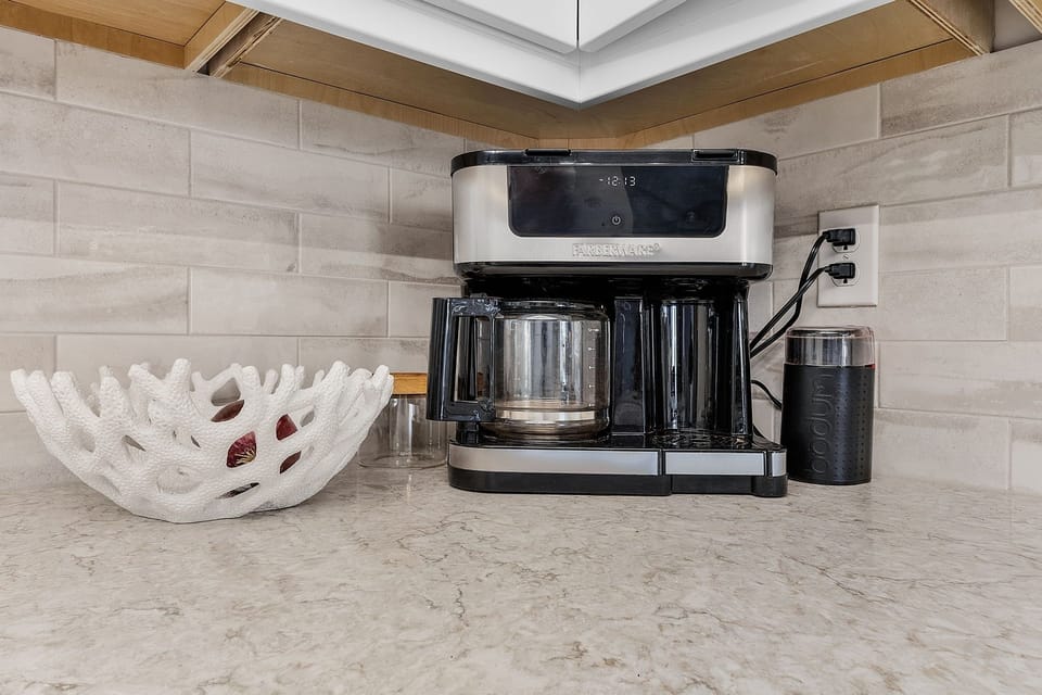 Condo, 2 Bedrooms | Coffee and/or coffee maker