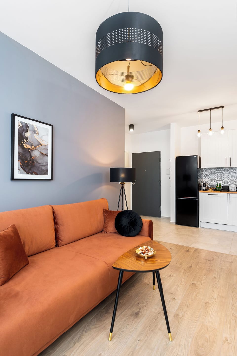 50-inch Smart TV with satellite channels, offices
