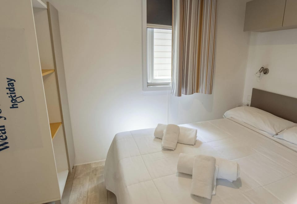 Chalet, Patio | 2 bedrooms, in-room safe, bed sheets