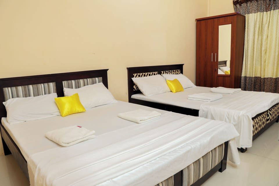 Family Quadruple Room | Desk, laptop workspace