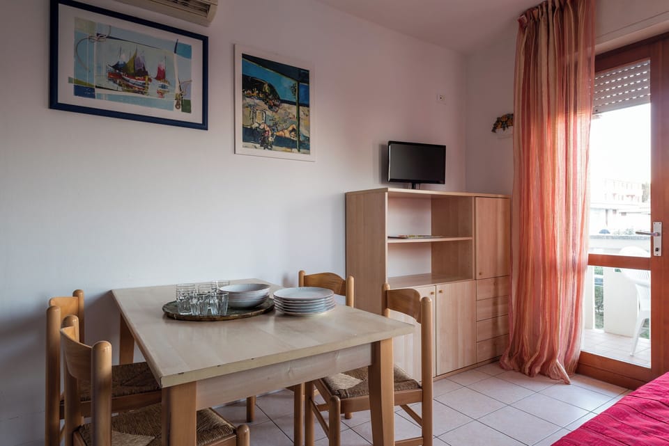 Apartment, 2 Bedrooms, Balcony, Ocean View | Interior