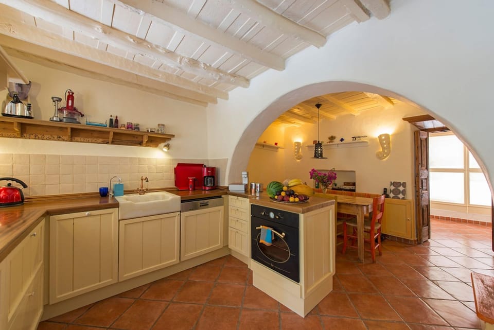 House | 5 bedrooms, desk, Internet