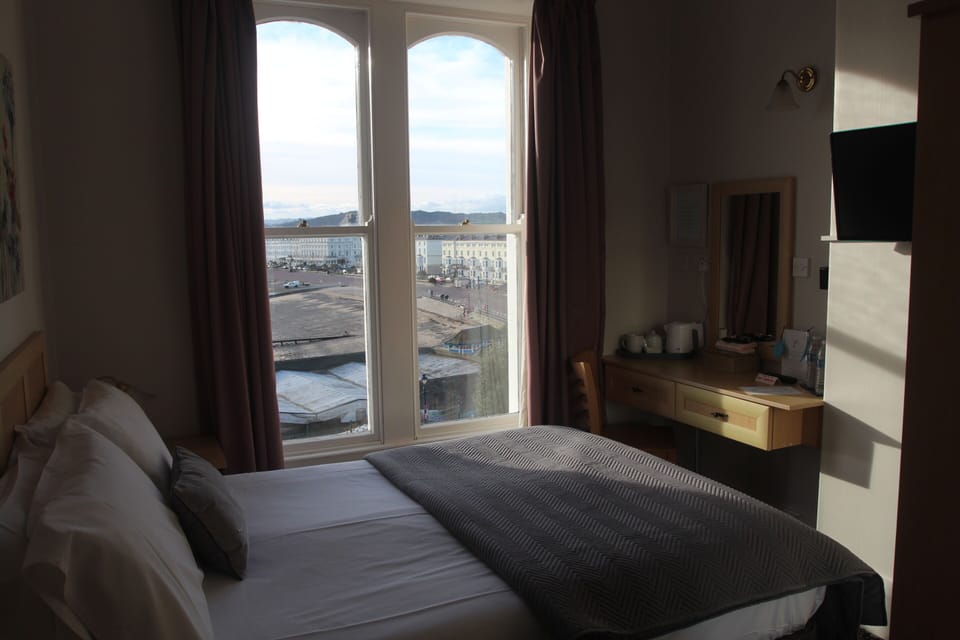 Deluxe Double Room, Ensuite, Sea View | Iron/ironing board, free WiFi