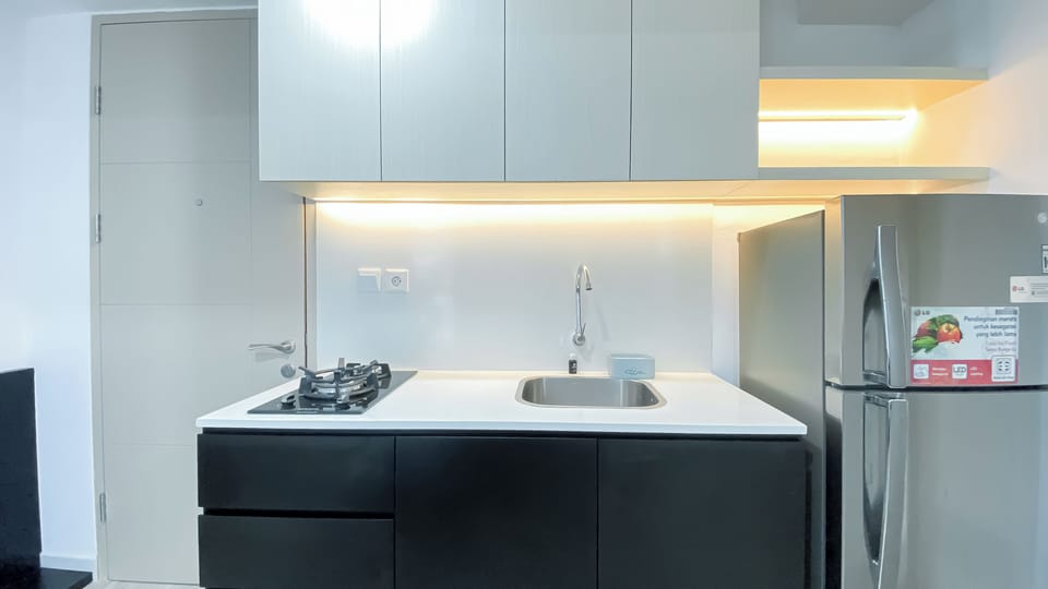 Standard Apartment | Private kitchen | Stovetop, rice cooker