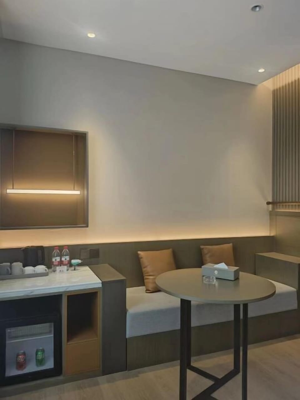 Business Double Room | Living area | 58-inch LCD TV with cable channels