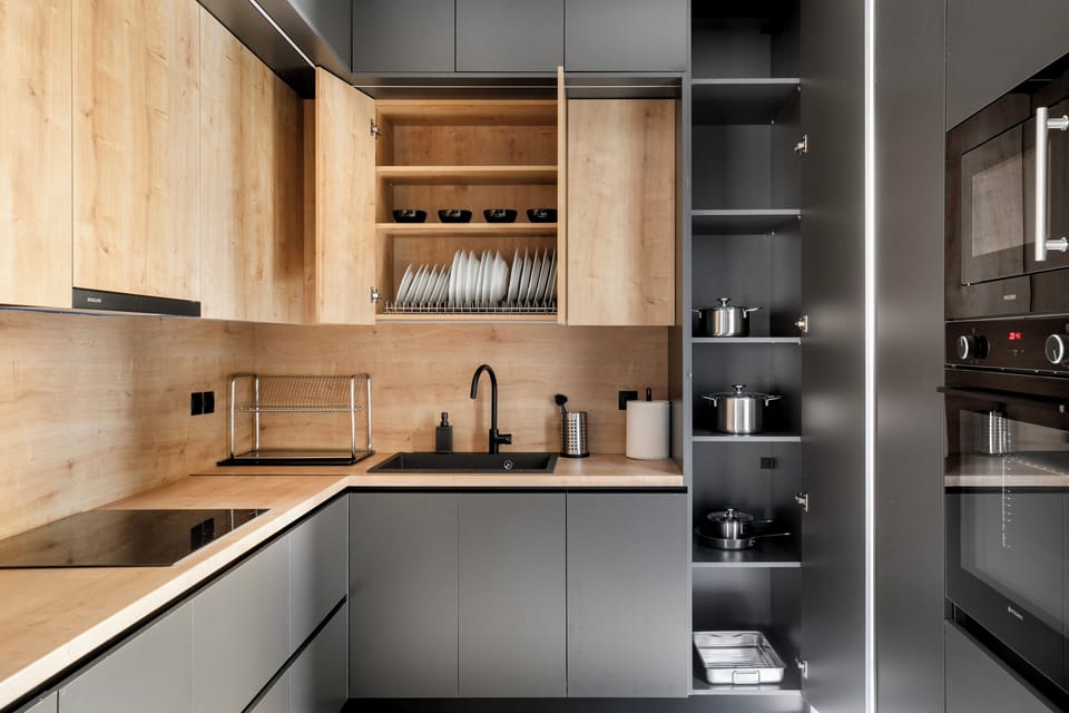 Luxury Apartment, 2 Bedrooms, Non Smoking, City View | Private kitchen | Full-size fridge, microwave, oven, stovetop