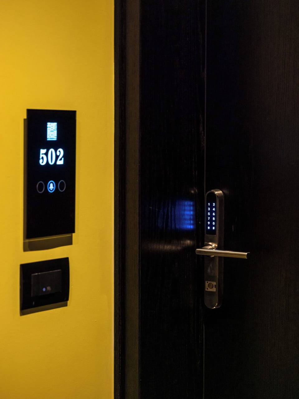 UpBeat Premium Escape | In-room safe, desk, laptop workspace, blackout drapes