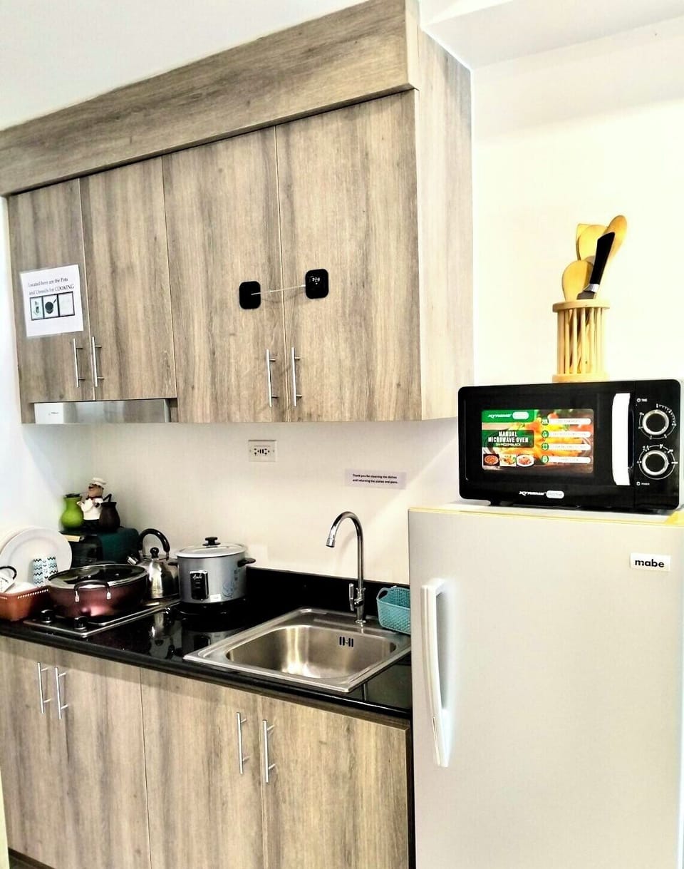 Apartment, Balcony, City View | Private kitchenette