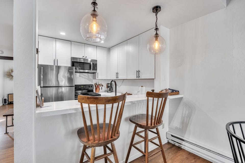 Condo, 2 Bedrooms | Private kitchen | Fridge, oven, coffee/tea maker, electric kettle