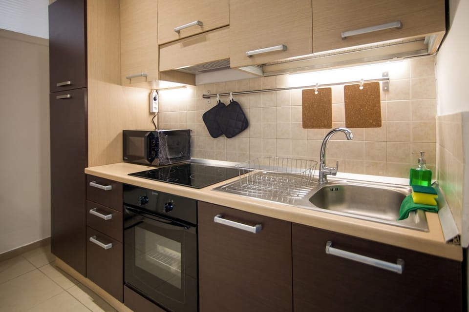 House, Smoking | 1 bedroom, desk