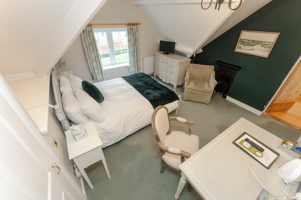Superior Double Room | Desk, free WiFi