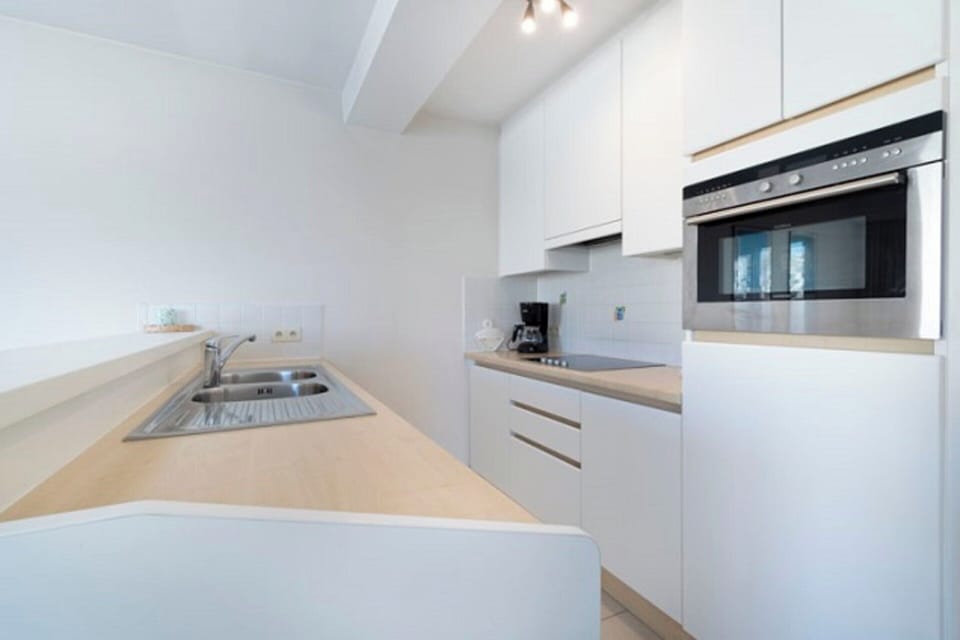 Apartment | Private kitchen | Toaster, cookware/dishes/utensils