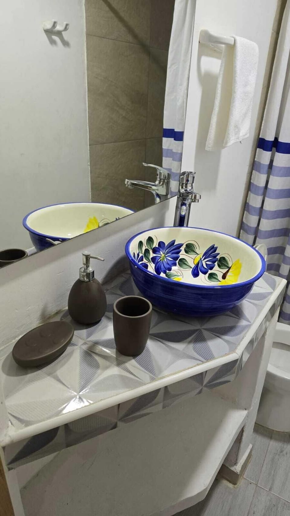 Family Room | Bathroom | Hair dryer, towels, soap, toilet paper