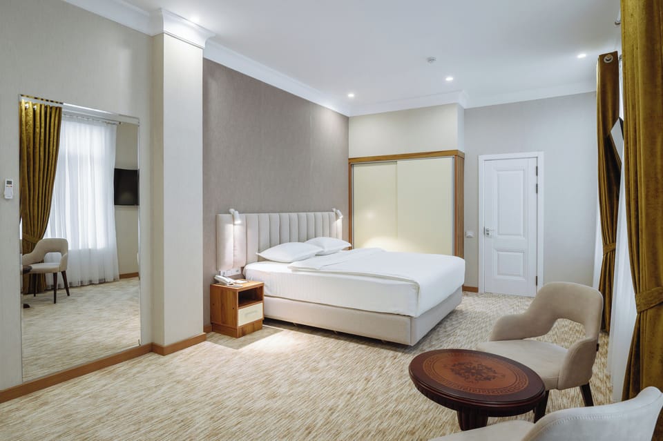 Superior Double Room | In-room safe, laptop workspace, soundproofing