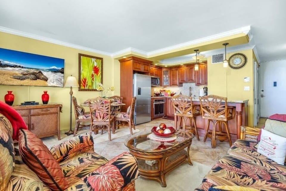 Condo, 1 Bedroom | Living area