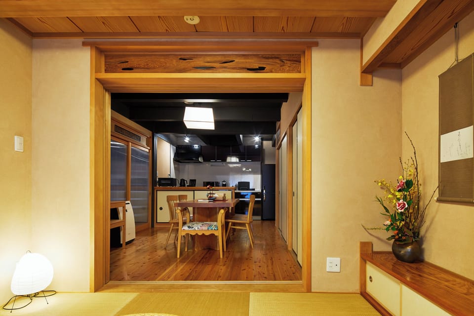 Room, Non Smoking, Refrigerator | In-room dining