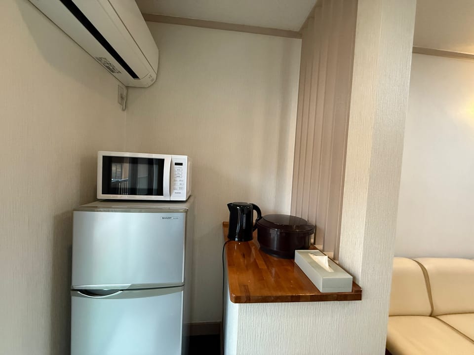 Classic Townhome, 1 Bedroom, Non Smoking, Courtyard View (Omakase ) | Microwave