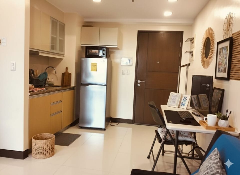 Apartment | Living area | 31-inch Smart TV with digital channels
