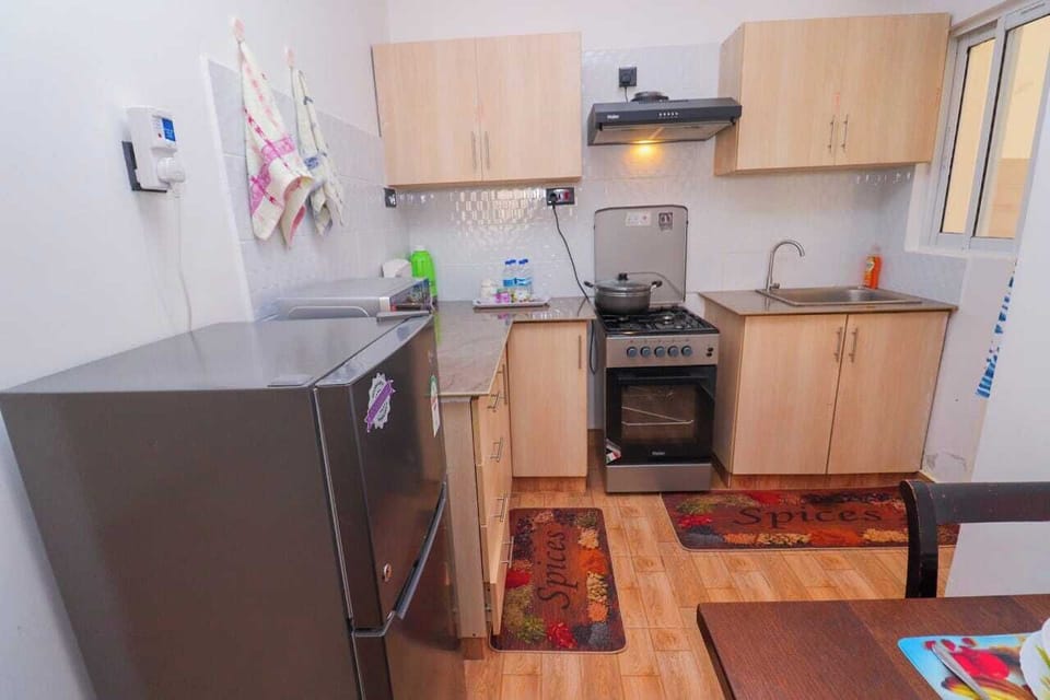Family Apartment, Balcony, Garden View | Private kitchen