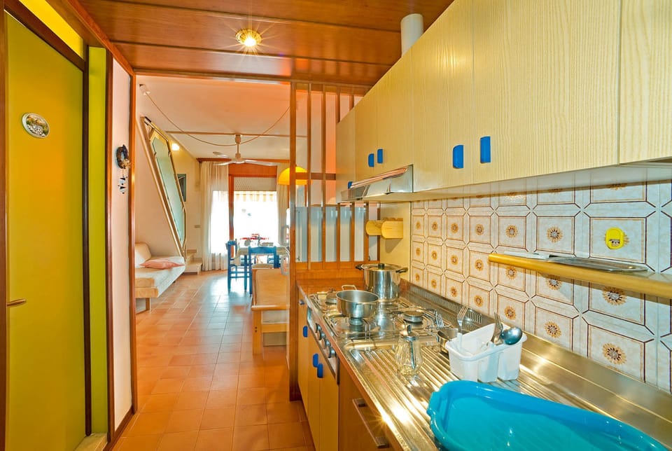 Apartment, 1 Bedroom, Balcony, Ocean View | Private kitchen