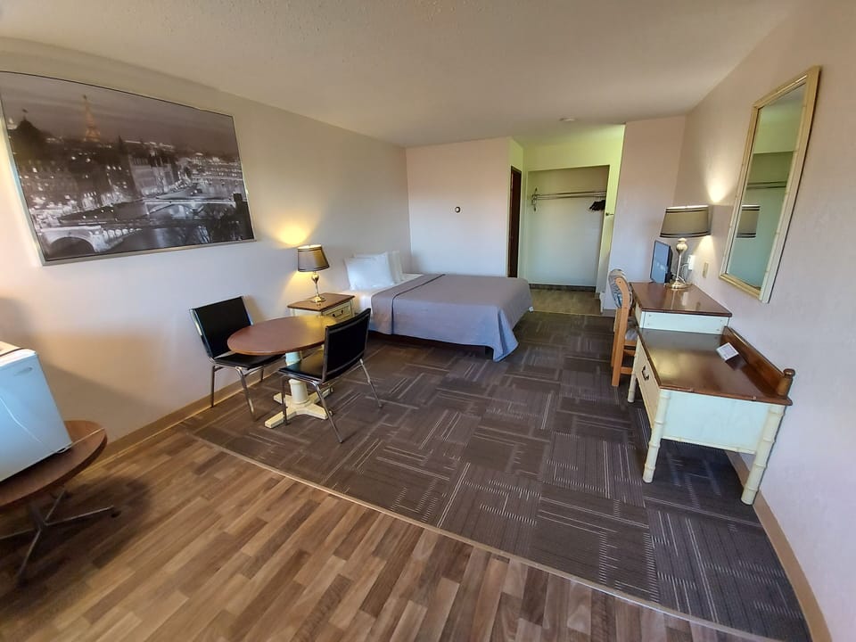 Comfort Single Room, Non Smoking, Private Bathroom | Desk, laptop workspace, free WiFi, bed sheets